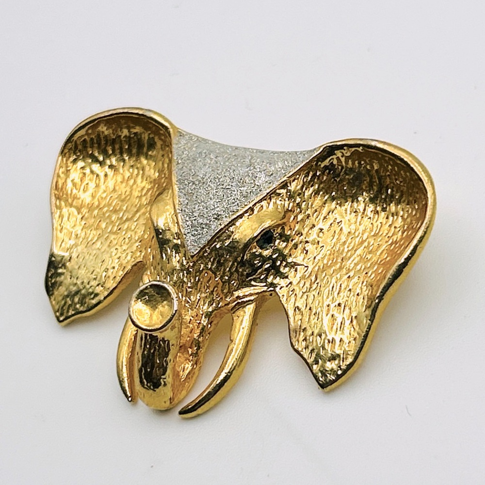 Vintage Jeweled Elephant Brooch Pin Safari Tusk Up Gold Tone Rhinestones